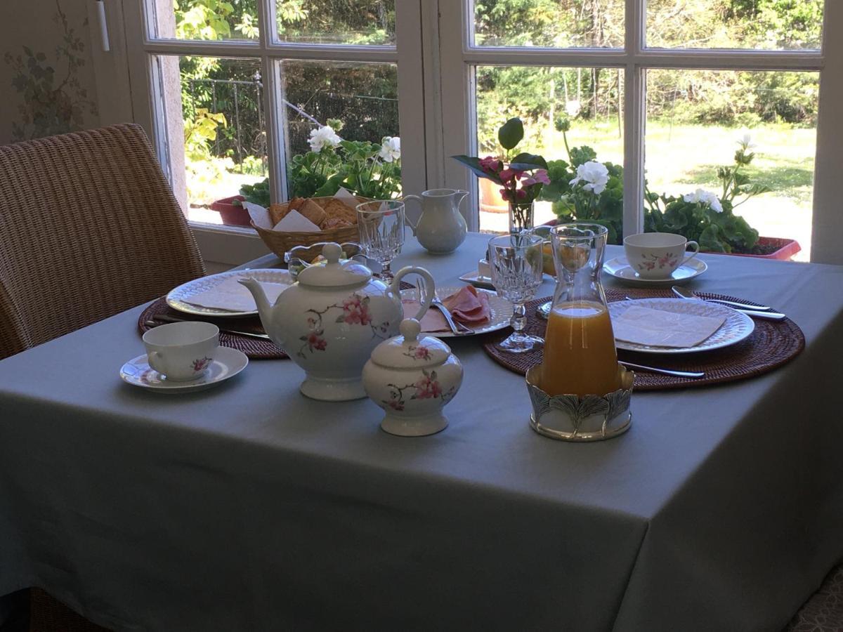 Bed and Breakfast Manoir De L'Epine Saint-Séverin Esterno foto
