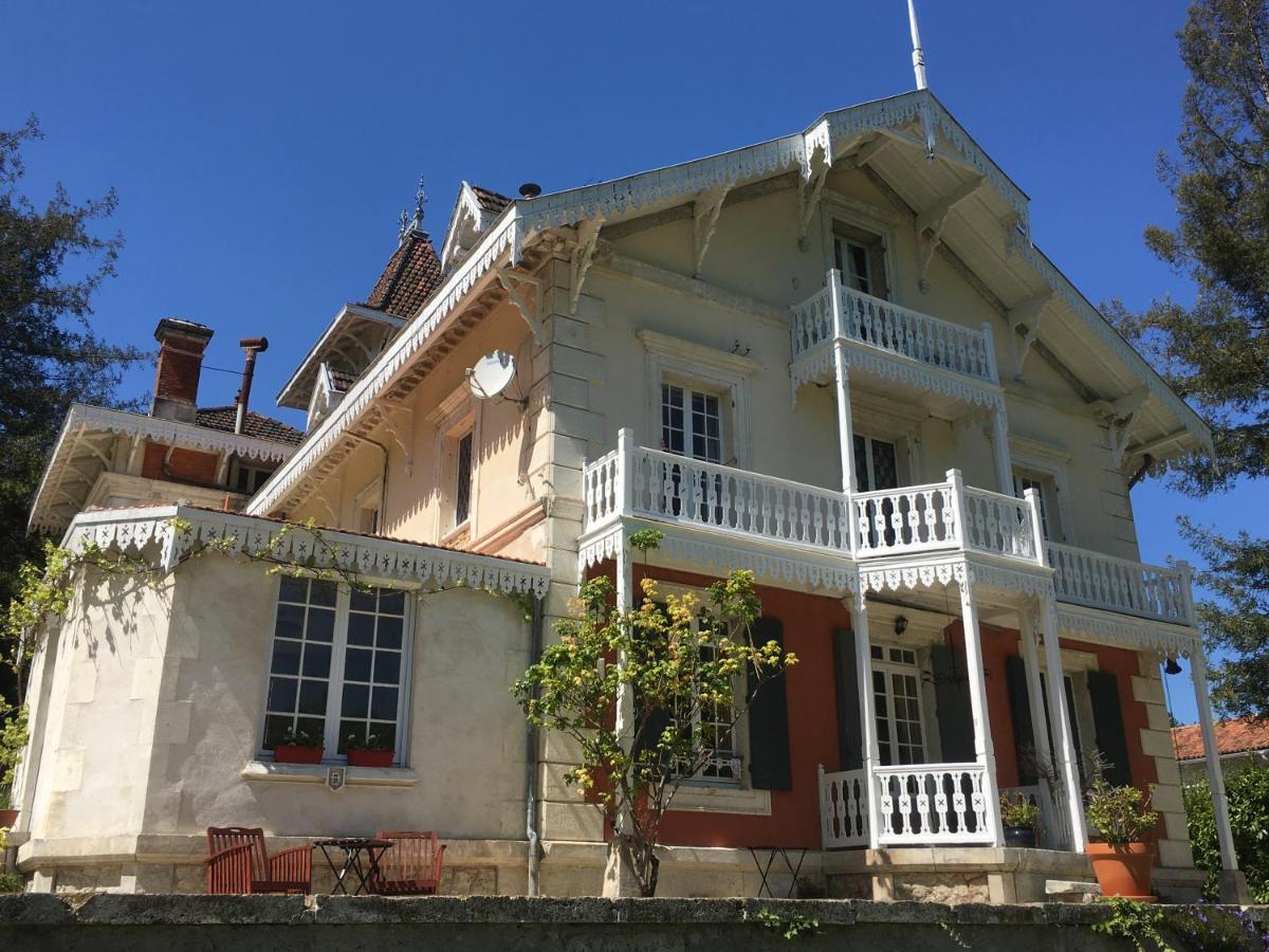 Bed and Breakfast Manoir De L'Epine Saint-Séverin Esterno foto