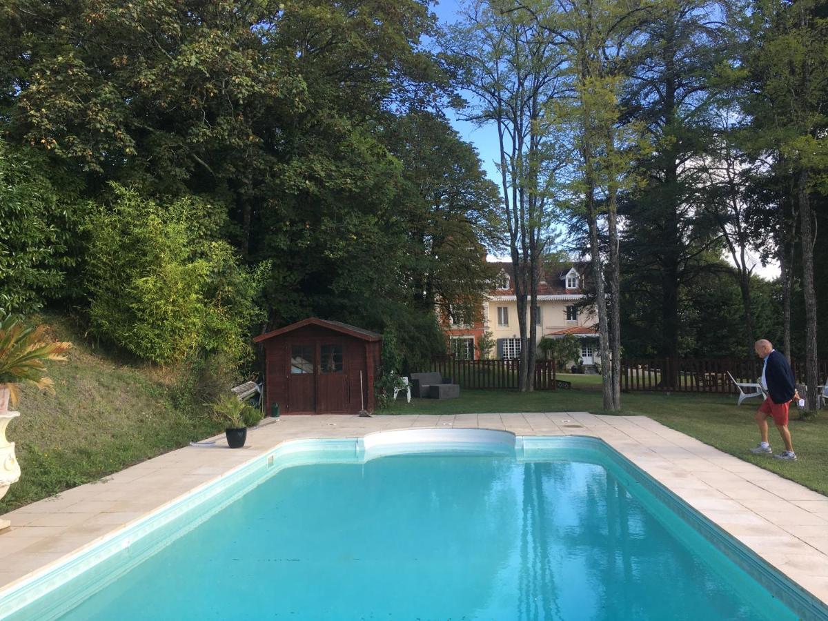 Bed and Breakfast Manoir De L'Epine Saint-Séverin Esterno foto